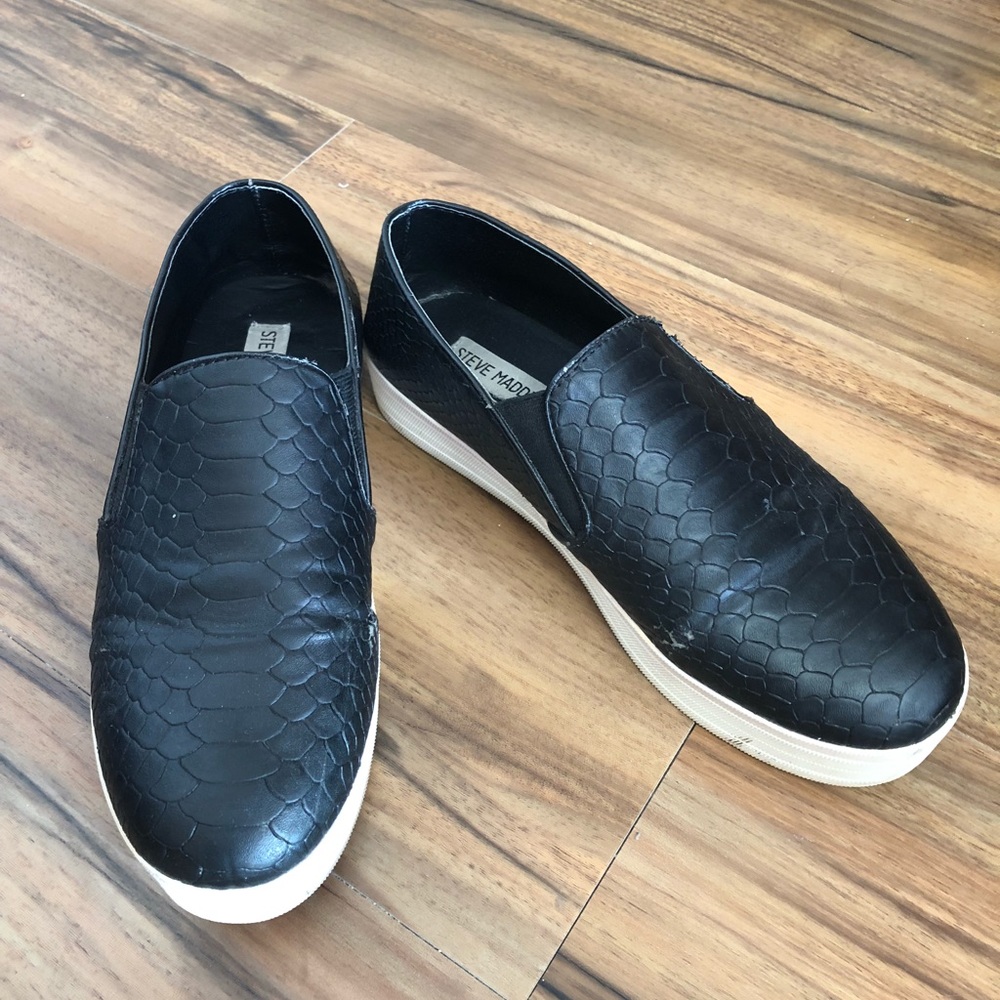 Steve Madden black snakeskin platform shoes